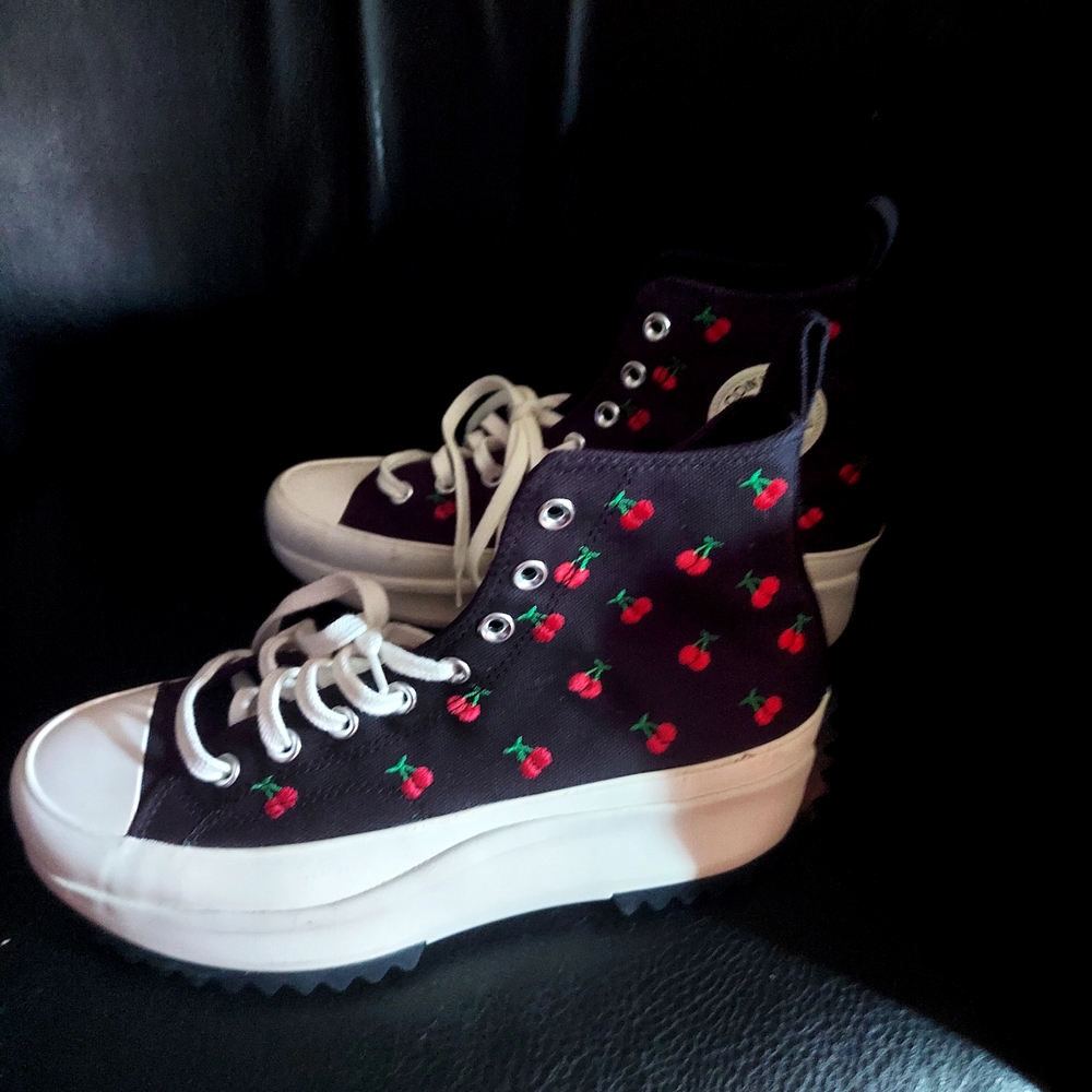 Converse Chuck Taylor All Star in Black and White - Picture 7 of 15